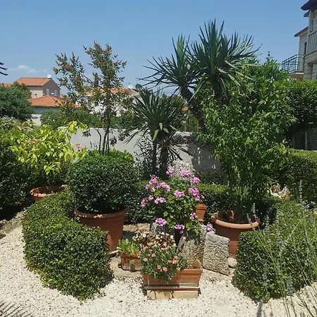 Apartment Kameni Cvit A2
